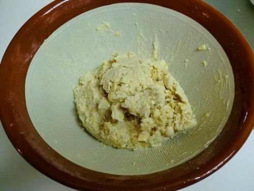 大豆を擦る