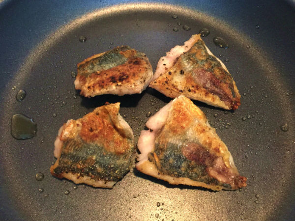 焼いたアジ