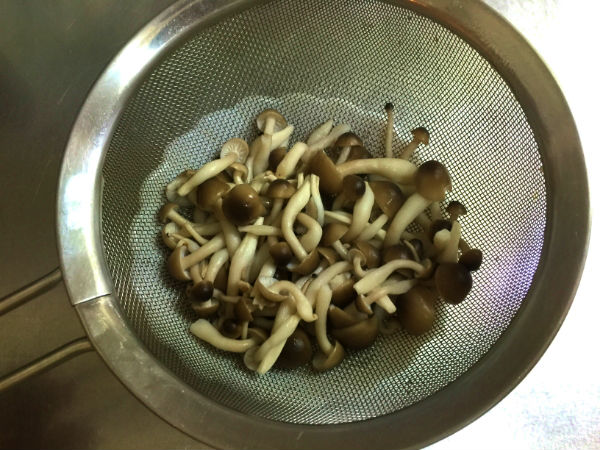 ゆでたしめじ