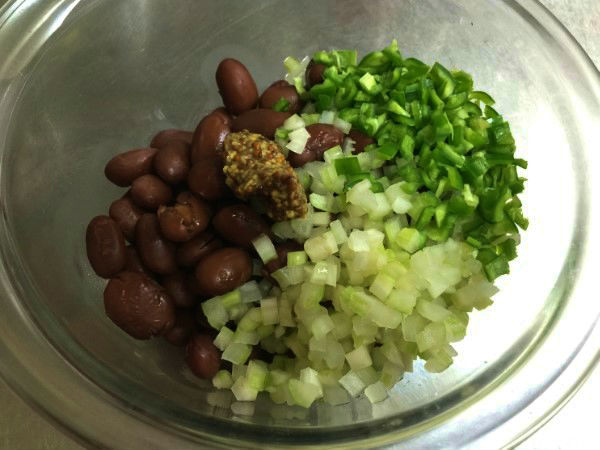 材料を混ぜる