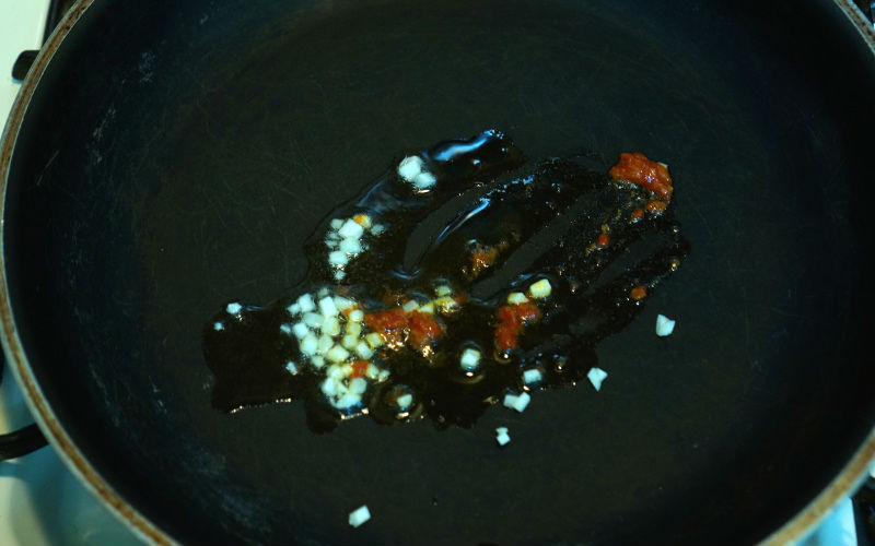 にんにくと豆板醤